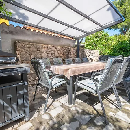 Artatore-1 By Interhome * 말리로시니